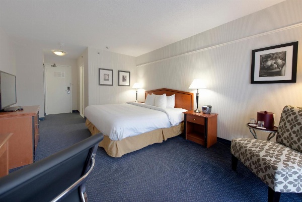 Toronto Don Valley Hotel and Suites image 5